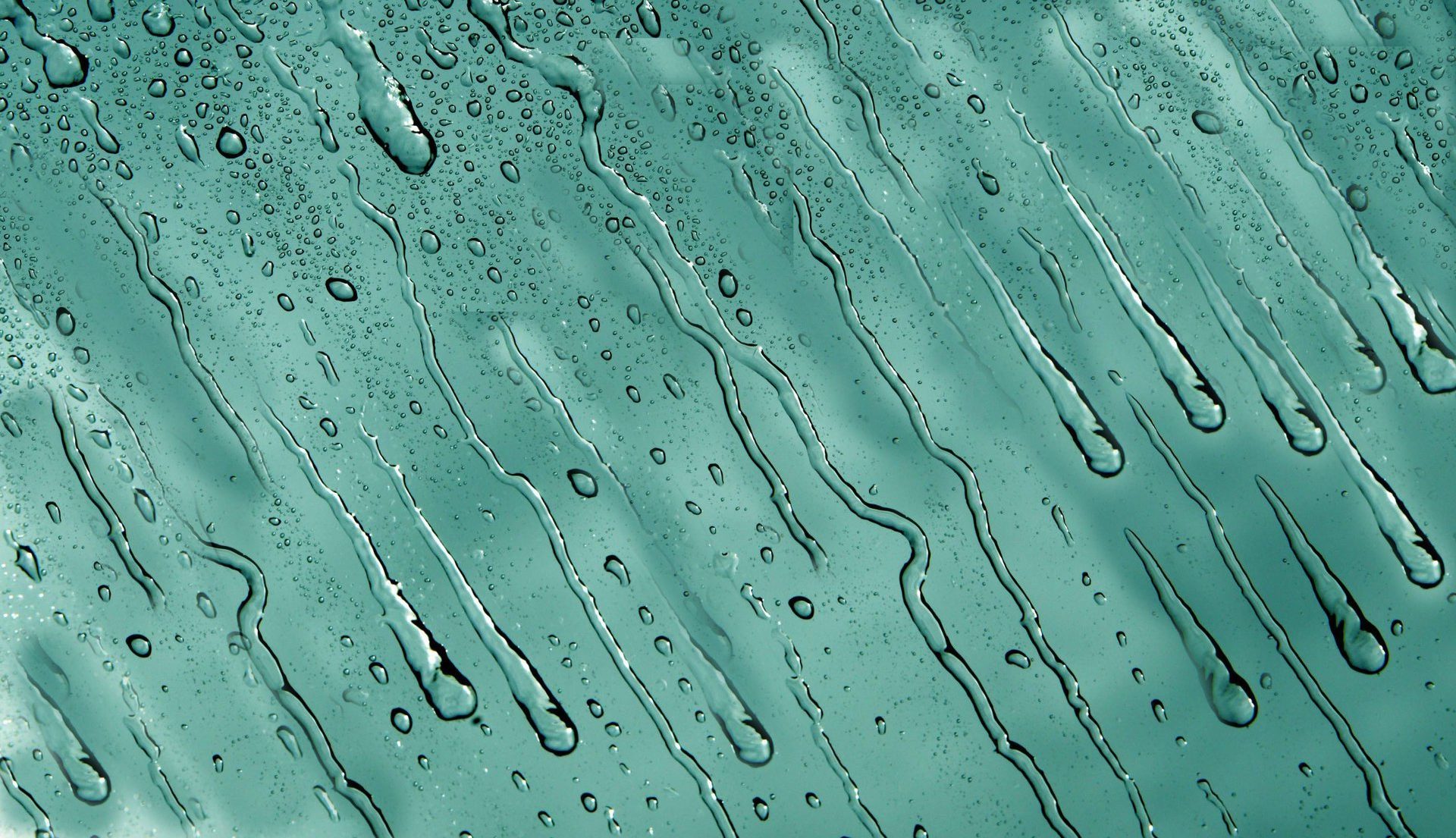 Easy clean glass water beads