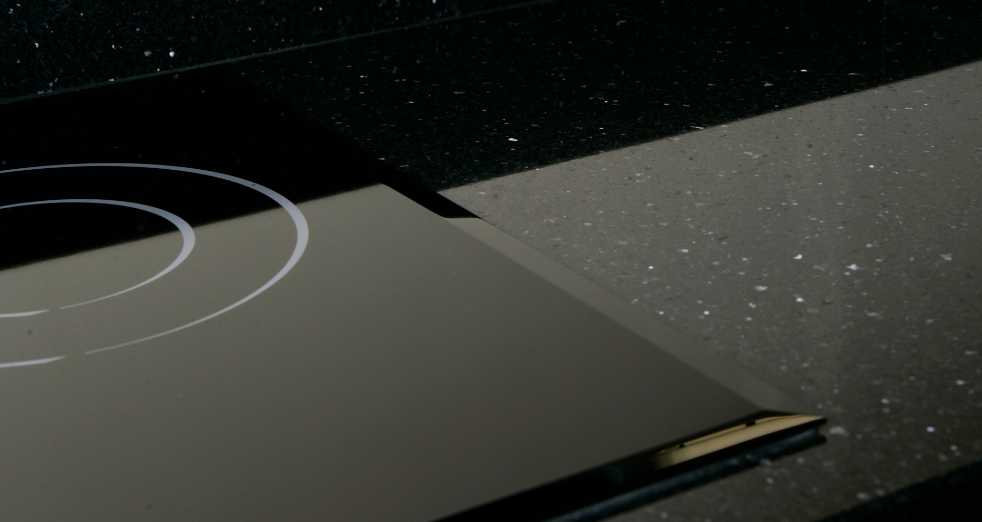 Ceramic cooker & granite worktop